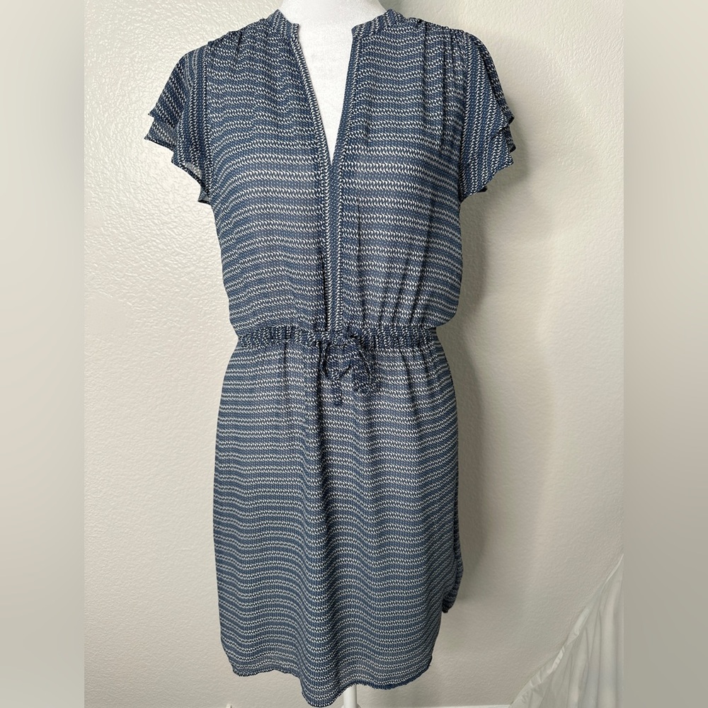 Blue & White Patterned H&M Tie Waist Dress With Flutter Sleeves- Never Worn